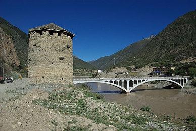 索尼PS5《原神》启动套装发布：送原石 经验兑换卡